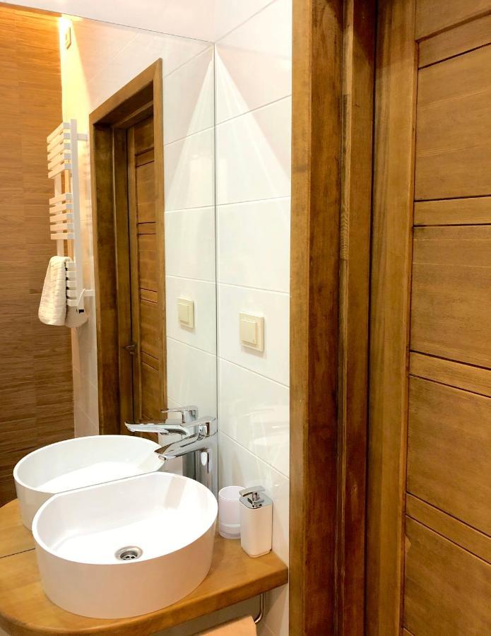 Centrally Located Apartment Overlooking Vermanes Park Riga Dış mekan fotoğraf